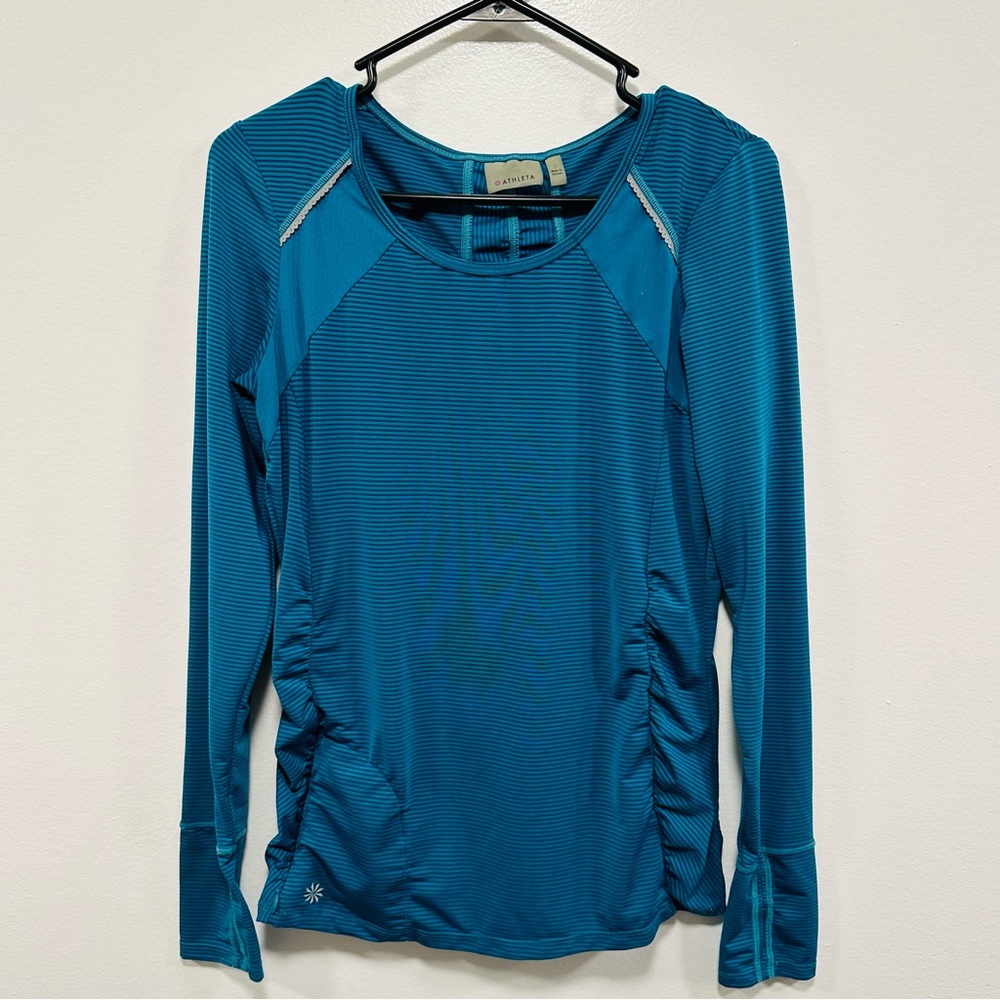Athleta top! Teal blue green long sleeve workout top in women’s size small!